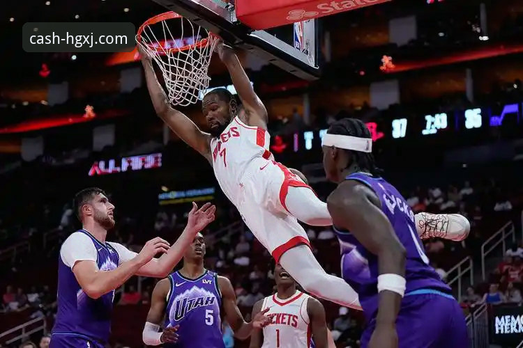 NBA焦点战深度解析：火箭18分领先遭尼克斯逆转，杜兰特绝杀未果背后的战术博弈